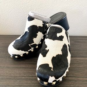 COPY - INC Cowhide Clogs, NEW in box Sz.8